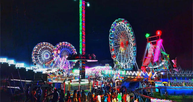  Discover the best Diwali melas Delhi NCR October 2025 featuring shopping, cultural shows, artisan crafts at DLF CyberHub, Dilli Haat, Noida 